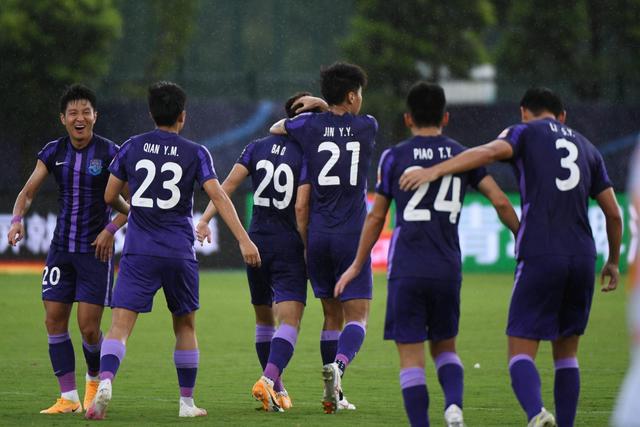 媒体人：勇士虽痴心 但得到詹姆斯的概率不及骑士 热火甚至是快船