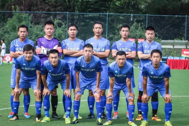 拜仁热身赛4-2逆转海登海姆，穆西亚拉意外晕倒
